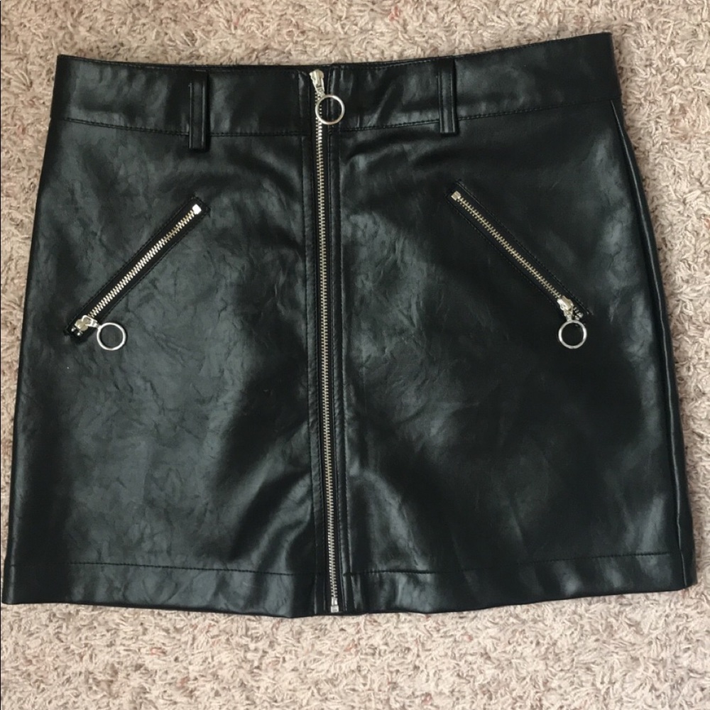 Forever 21 black faux leather zip up skirt